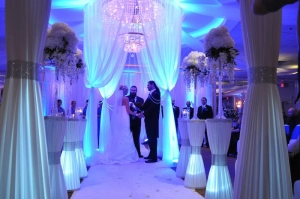 Elegant Astoria Banquets Chicago and suburbs ceremony location