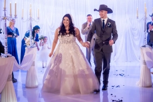 Astoria Banquets Wedding ceremony, Chicago all-inclusive venue, all-inclusive package, best of wedding, winter weddings, vintage chandelier
